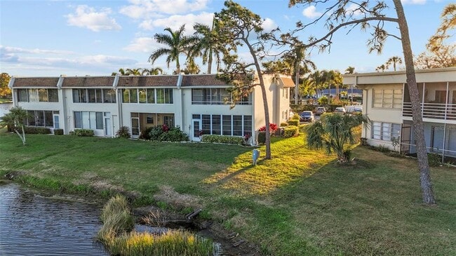 Building Photo - 7193 W Country Club Dr N