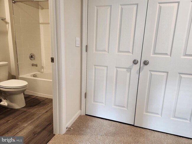 Building Photo - 212 Caterpillar Dr