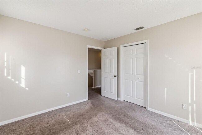 Building Photo - 648 Lockbreeze Dr