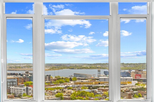 Building Photo - 100 Harborview Dr