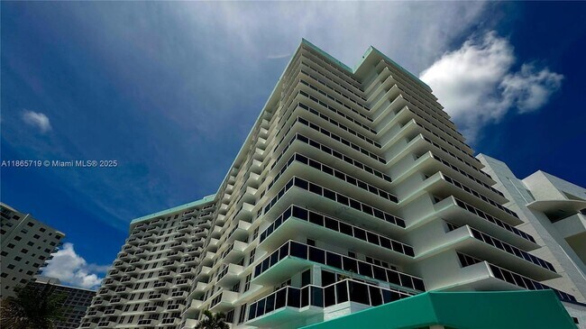 Building Photo - 3725 S Ocean Dr