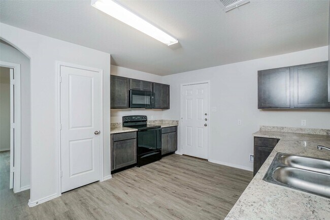 Building Photo - 312 Pronghorn Dr