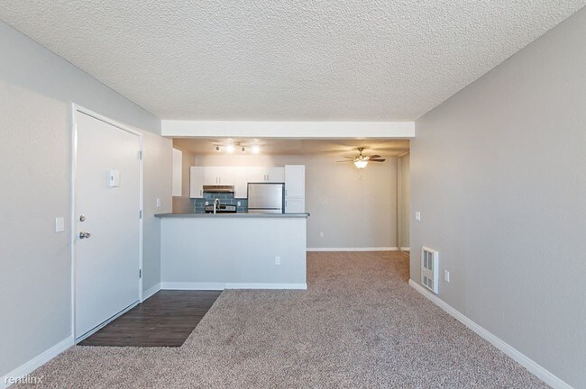 Building Photo - 8517 Paradise Valley Rd