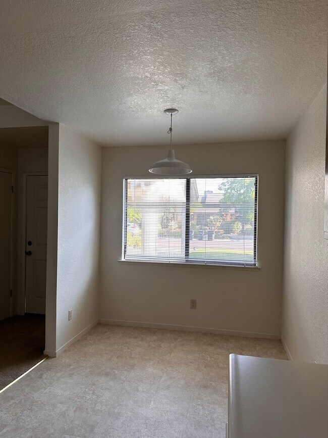 Building Photo - Charming 2/1 Duplex With Access To The Cou...