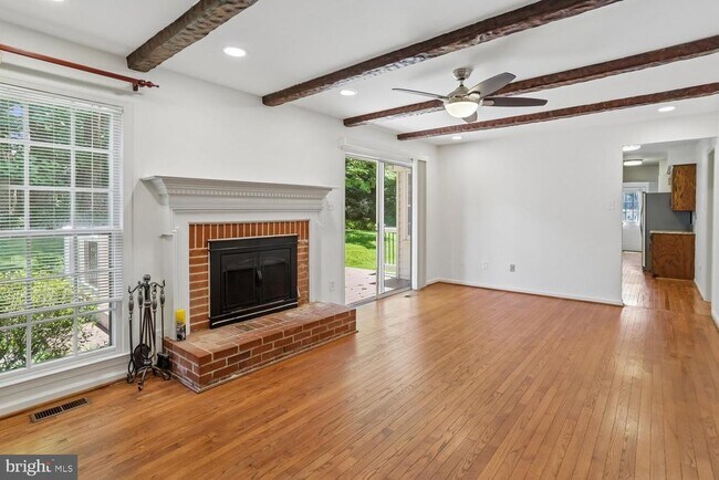 Building Photo - 903 Ridge Dr