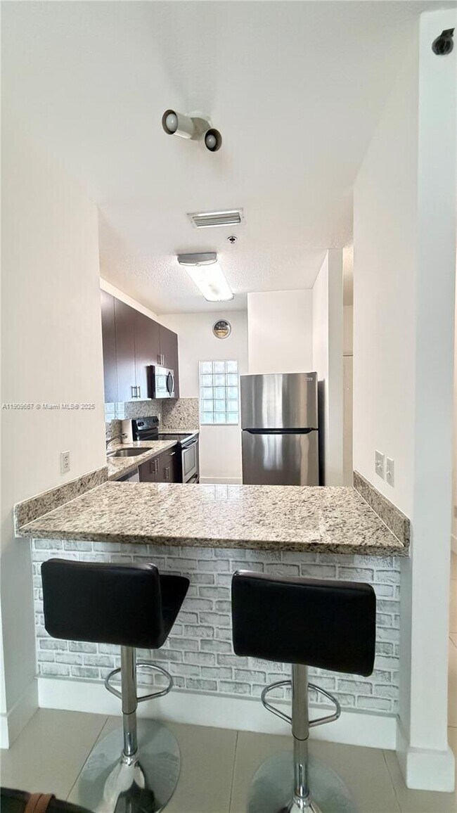 Building Photo - 695 SW 11th St