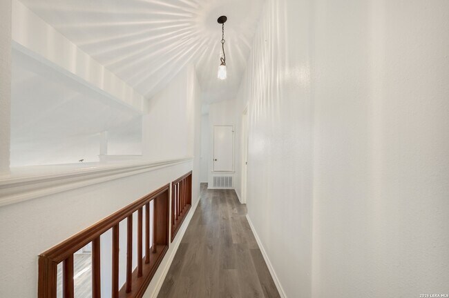 Building Photo - 9135 Jean Verte