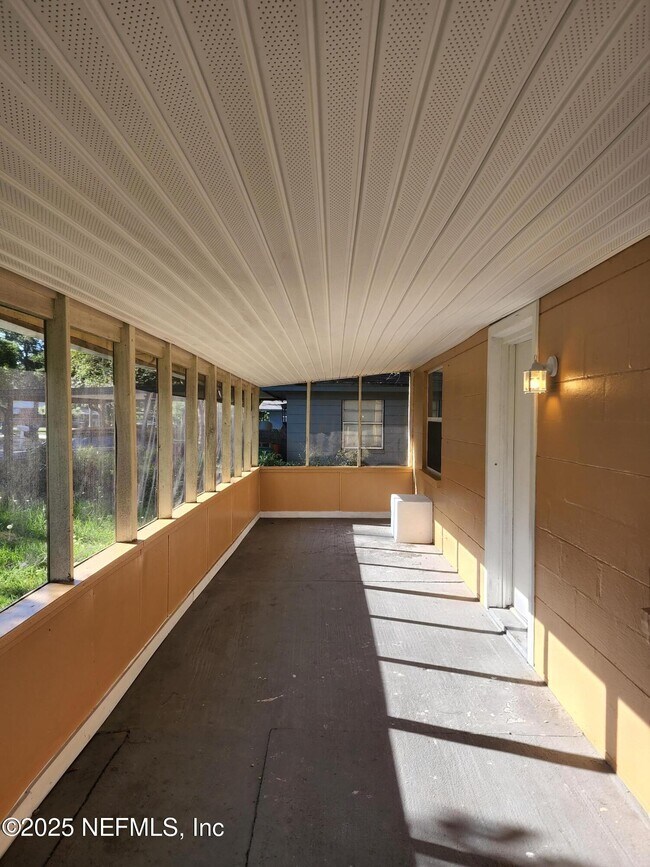 Building Photo - 9156 4th Ave
