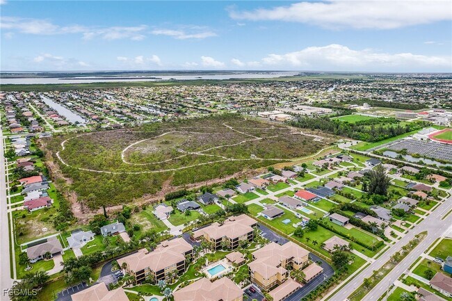 Building Photo - 3728 Agualinda Blvd