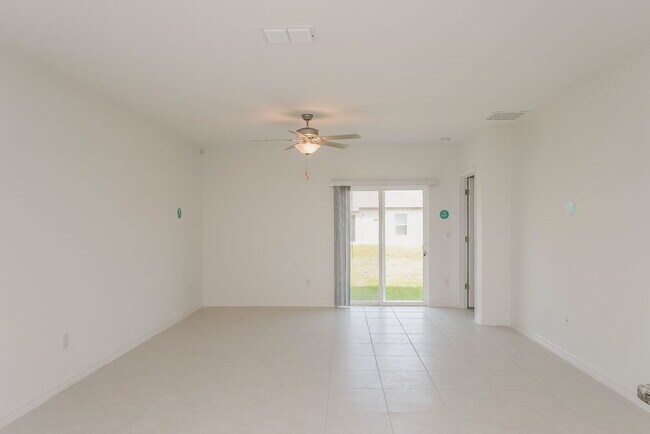 Building Photo - 17919 Blissful Stars Dr