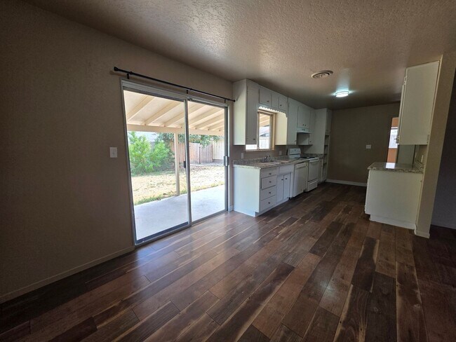 Building Photo - 240 Pedras Rd