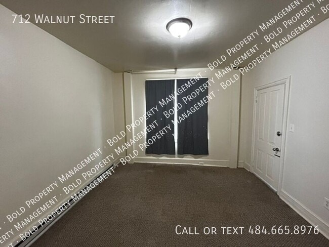 Building Photo - 712 Walnut St