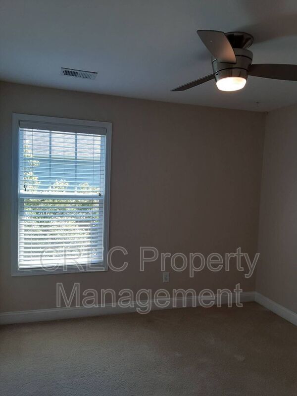 Building Photo - 3639 Bagley Dr