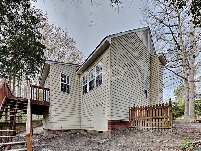 Building Photo - 4400 Oakshyre Way
