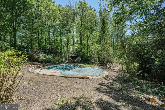 Building Photo - 866 Canal Dr