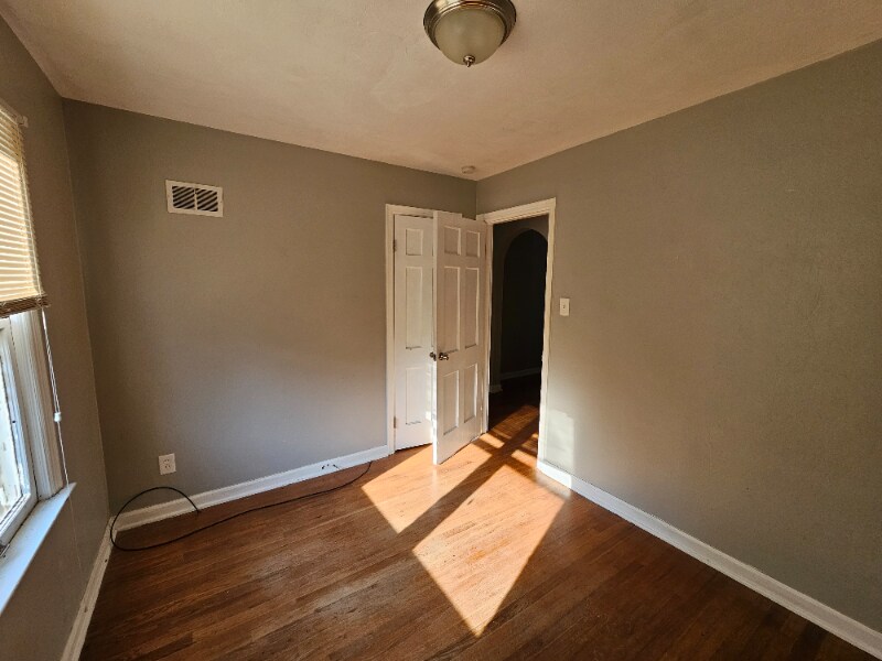 Building Photo - 23 Beacon Ave