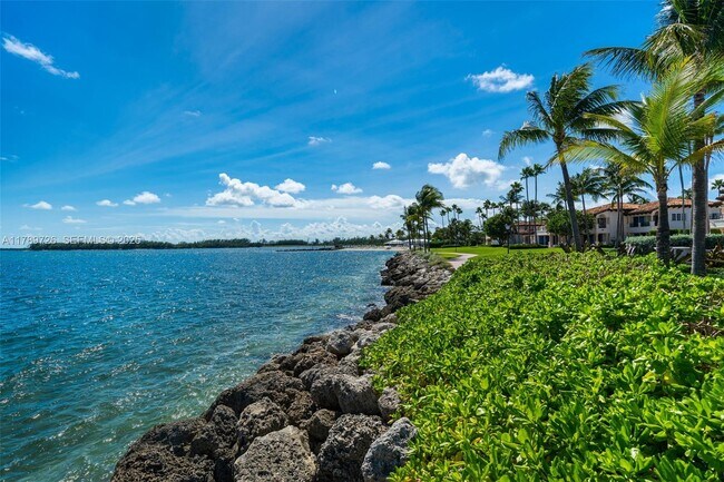 Building Photo - 19227 Fisher Island Dr