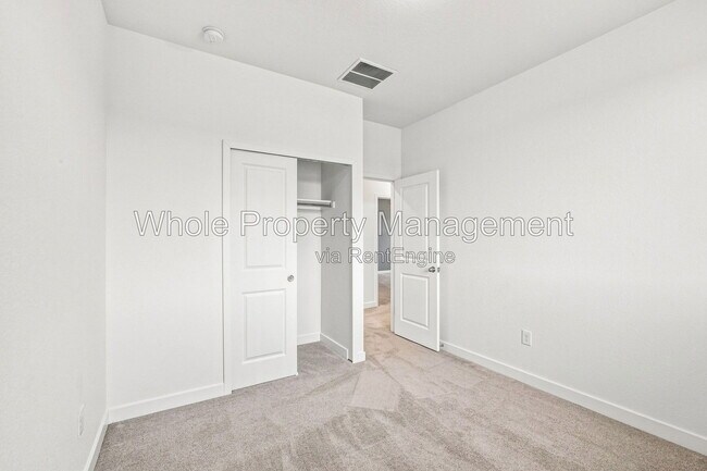Building Photo - 15612 W Floyd Dr