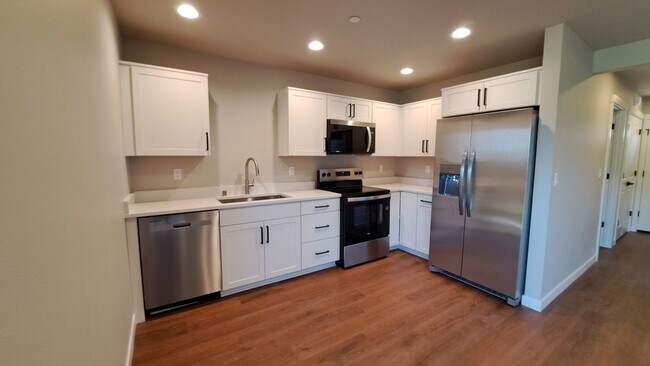 Building Photo - 3113 E Camellia Way