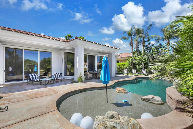 Building Photo - 267 Loch Lomond Rd