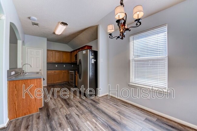 Building Photo - 6411 Silver Shade Dr