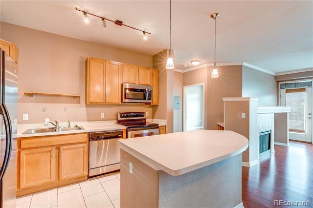 Building Photo - 10184 Park Meadows Dr
