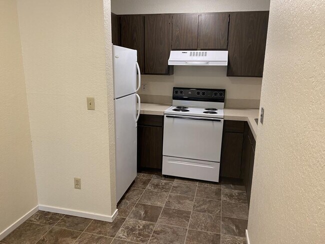 Building Photo - Bridgeview Apartments - Studio