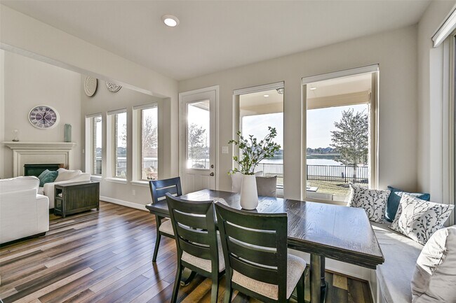 Building Photo - 3103 Flora Manor Dr