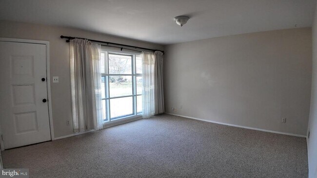 Building Photo - 4419 Renn St