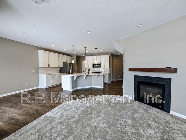 Building Photo - 5951 Urbandale Ln N