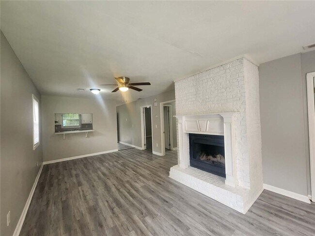 Building Photo - 1168 Pinedale Cir NW