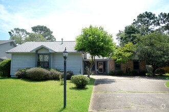 Building Photo - 3 Bedroom in Bluewater Bay!