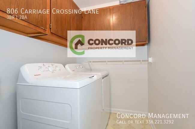 Building Photo - 806 Carriage Crossing Ln
