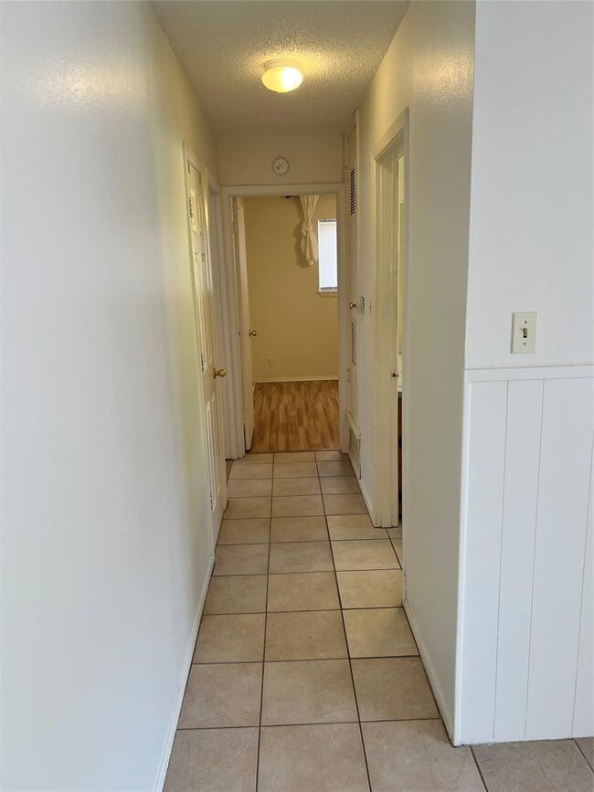 Building Photo - 8311 Hathaway Dr