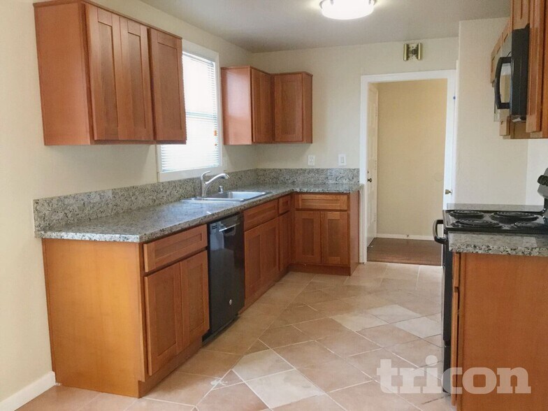 Building Photo - 3 Madill Cir