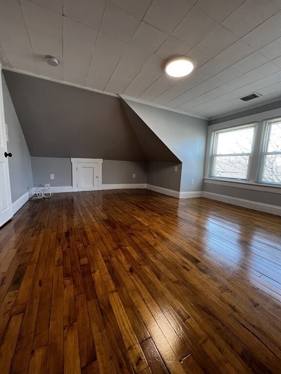 Building Photo - 20 Mohan St