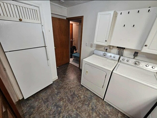 Building Photo - 30 Sterling Ln