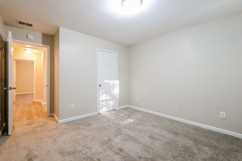 Building Photo - 2770 Mayfair Dr