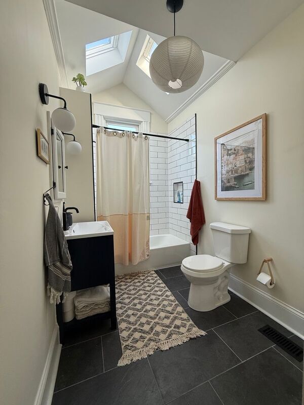 Building Photo - 3742 Kenilworth Pl