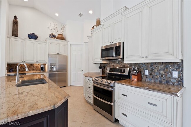 Building Photo - 8949 Lely Island Cir