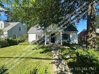 Building Photo - 1414 N Nelson St
