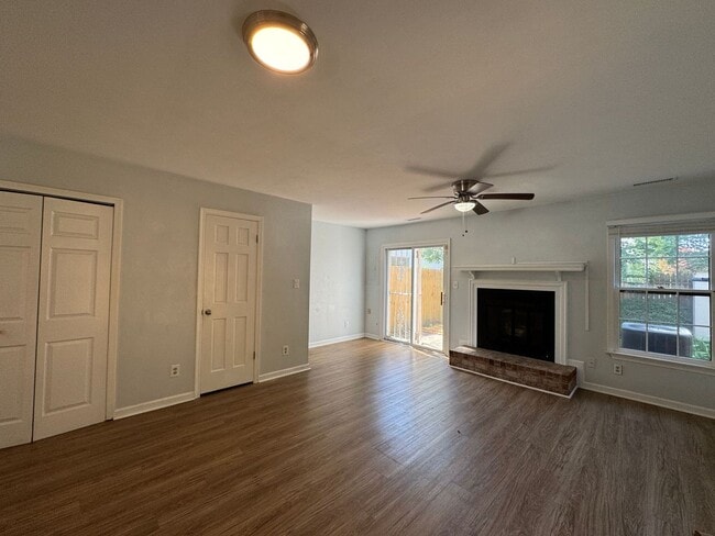 Building Photo - Charming 2-Bed, 2.5-Bath Home in Vibrant Norfolk   " ASK ABOUT OUR ZERO DEPOSIT"