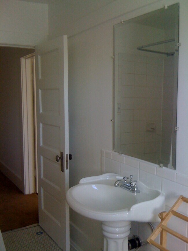 bathroom - 2022 N Bronson Ave