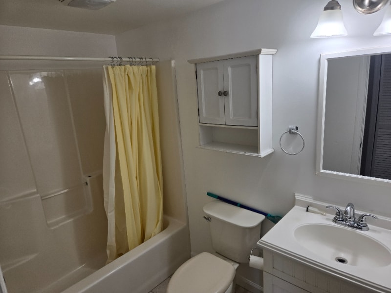 Building Photo - 40 N Main St