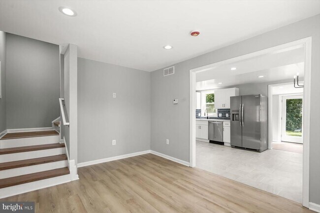 Building Photo - 2917 E Lee Ave