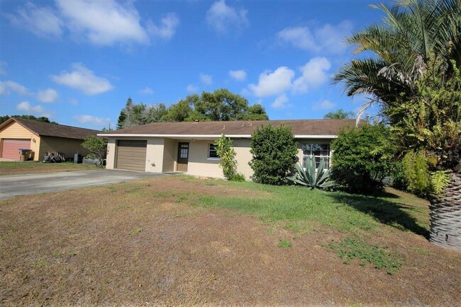 Building Photo - 124 Lakeview Dr