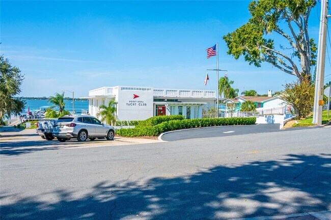 Building Photo - 245 S Rhodes St