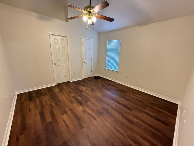 Building Photo - 2BR/2BA House For Rent