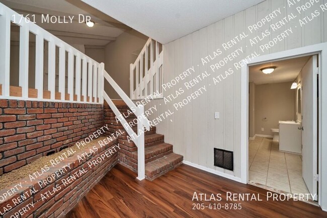 Building Photo - 1761 Molly Dr
