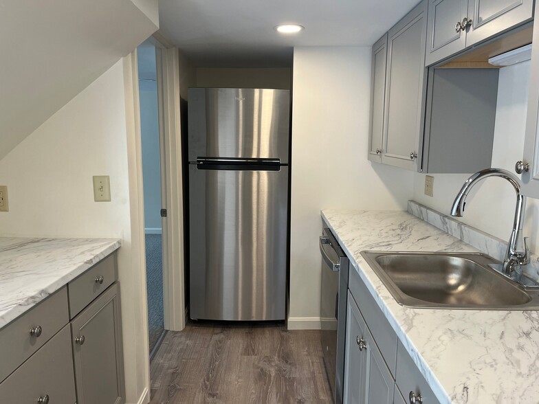 Building Photo - 14 Myrica Ave